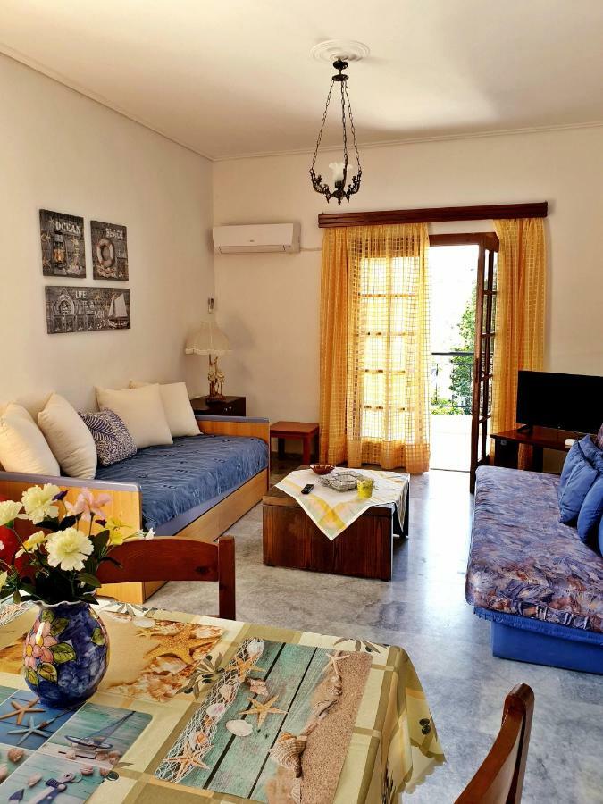 Myrto'S Apartment No15 Loutra Oraias Elenis Luaran gambar